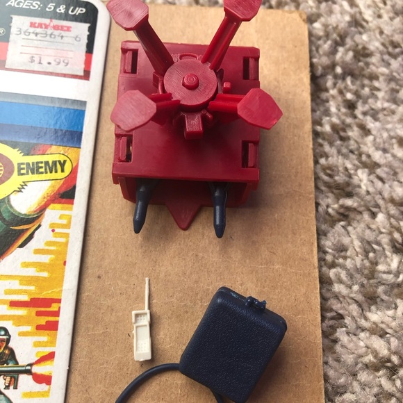 GI Joe Cobra Battle Gear Accessory Kit #4 / 1985 / 17 of 18 pcs + cardback - Picture 5 of 10